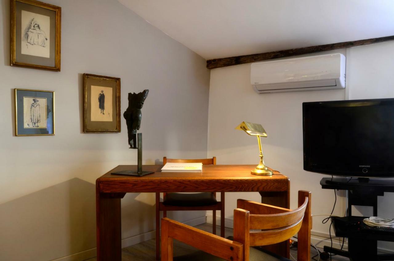 La Tour Bouigas Apartment L'Isle-sur-la-Sorgue Luaran gambar